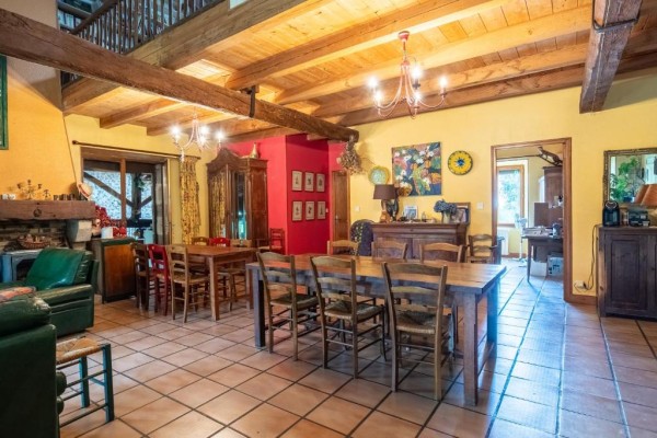 Cottage for 15 in Bonnac-la-Côte